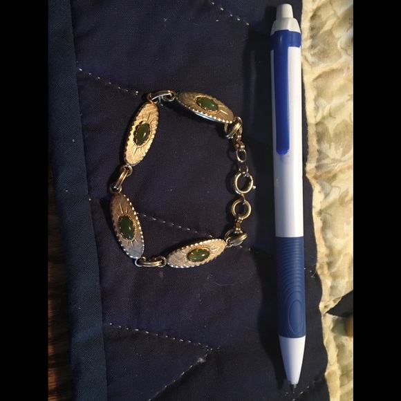 Vintage Link Bracelet w/Jade Green Color Stones - Picture 5 of 8